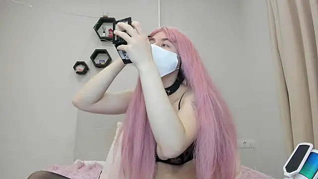 DELAYLALEAA online show from January 13, 4:33 pm