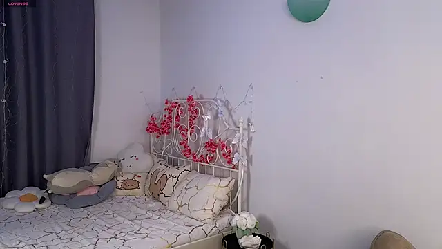 springloveee online show from February 22, 9:48 pm