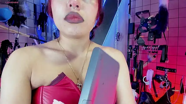 MissScarlet Ela bdsm online show from February 15, 3:09 am