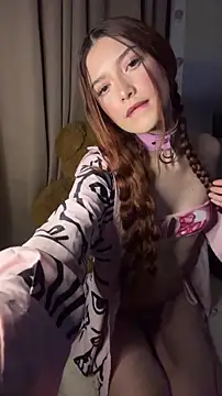 HoneyWeebsss online show from February 11, 2:58 am