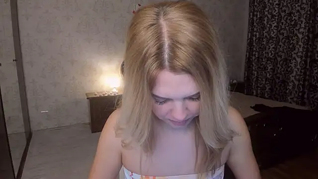 LunaFlinn online show from February 26, 4:33 am