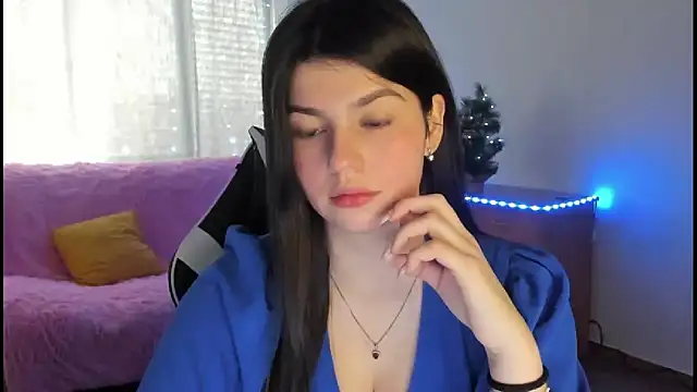 KisaModel online show from December 21, 8:07 am