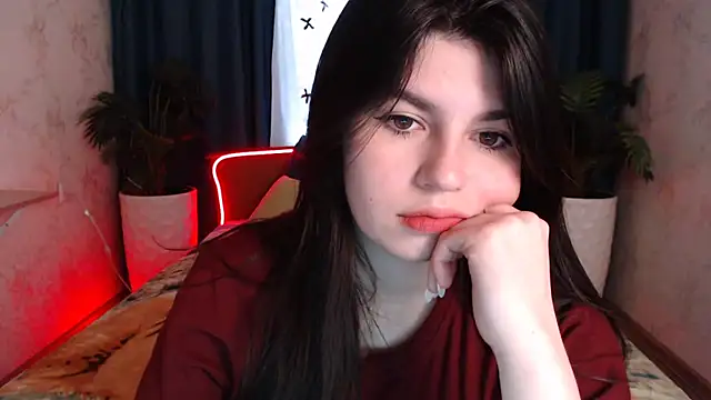 KisaModel online show from February 6, 8:18 am