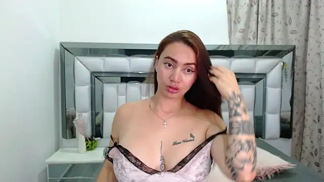 rebecagoldene online show from February 3, 6:22 am