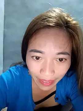 little-effy online show from December 23, 8:18 am