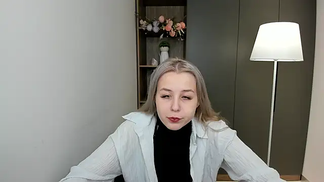 PorshaEicke online show from December 18, 5:12 am