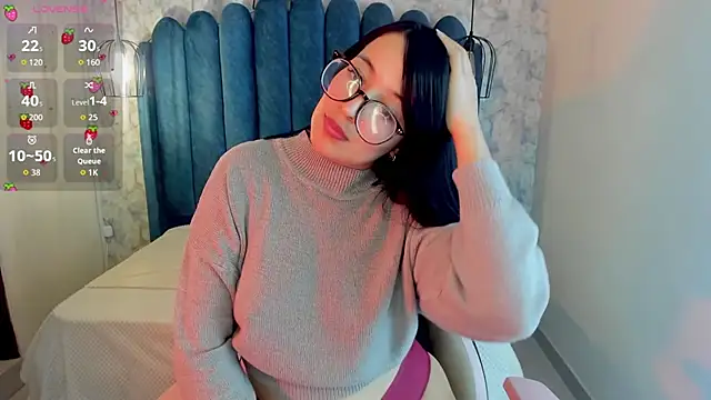 Lovely-martina online show from December 16, 7:20 pm