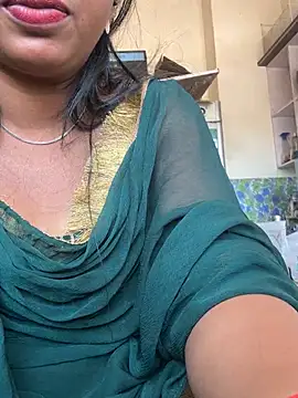 cute mahi001 online show from March 3, 7:47 am