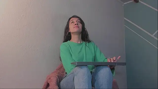 Lucy-Bluesea online show from February 3, 12:32 am