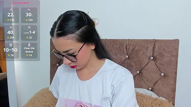 shayla  bross online show from December 14, 1:06 pm