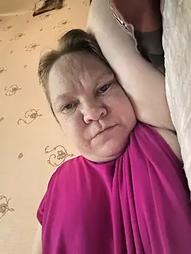 -Queen- online show from February 11, 2:51 pm