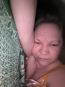 -Queen- online show from February 10, 12:19 pm