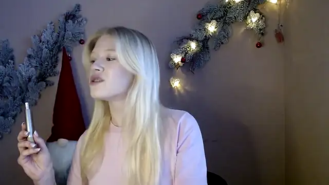 Aria  Moon online show from December 16, 1:39 pm