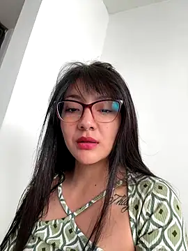 mia moondark online show from December 22, 2:42 pm