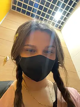 Niki Hug online show from January 18, 11:50 am