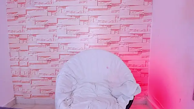 tiffanyy 777 online show from January 19, 1:18 pm