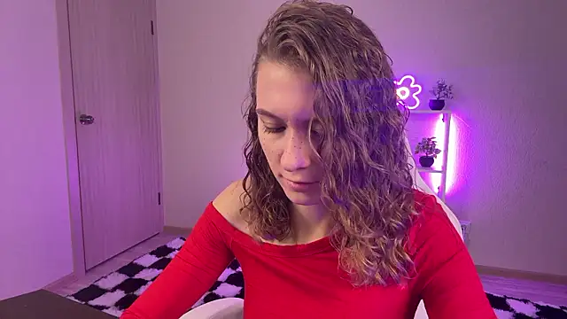 KellySunn online show from February 3, 9:14 am