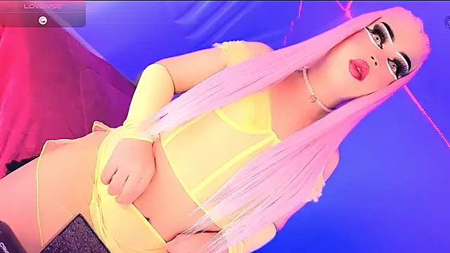 Merliah Rouss  online show from December 19, 10:57 pm