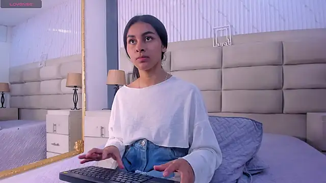 ManuelaEvans  online show from January 16, 10:17 pm