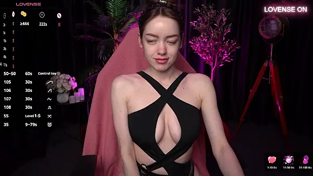 Velouraa online show from February 3, 10:01 pm