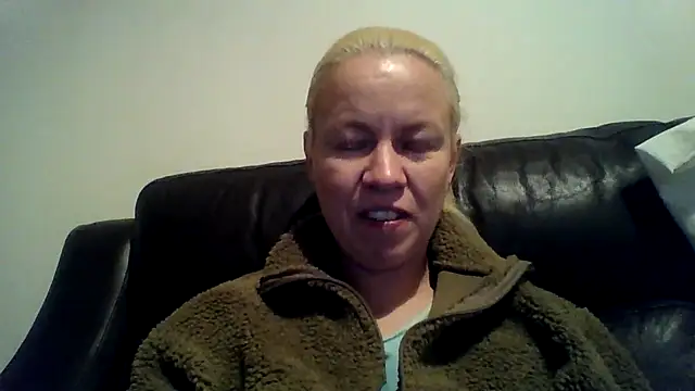 jennyblondeuk online show from February 2, 7:46 pm