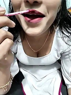 Yours-Zeenat online show from February 27, 7:03 pm