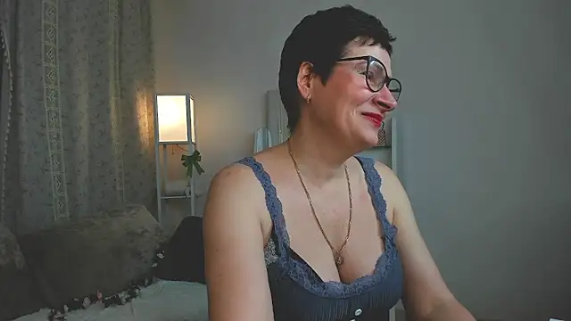 JennyMons online show from April 1, 1:41 pm
