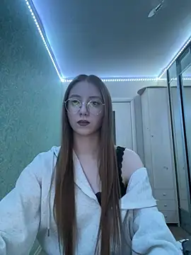 Eseniya  online show from February 12, 11:45 am