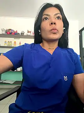 Sarah Hinata online show from January 7, 4:21 pm