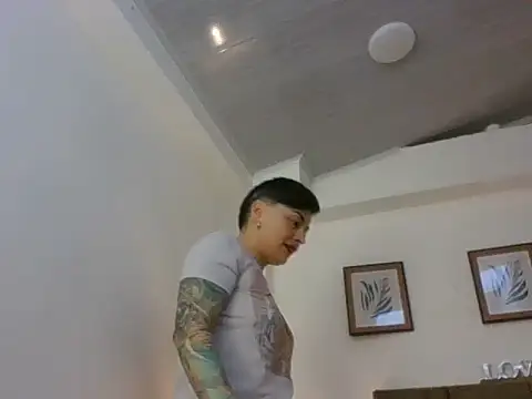 kat paradise online show from January 8, 12:20 pm