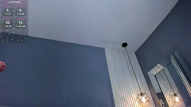 Elyn Leones online show from February 12, 9:27 pm