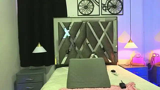 SalomeWilson online show from January 31, 7:11 pm