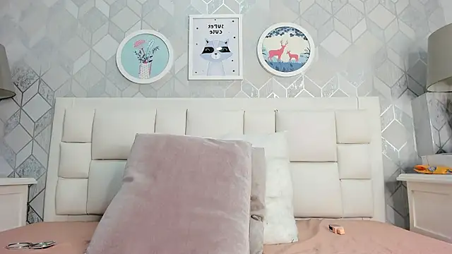 laura rouse7 online show from February 2, 7:46 pm