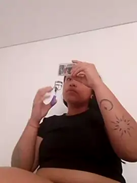 Luli2401 online show from January 5, 7:50 pm