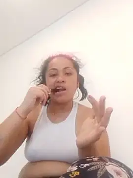 Luli2401 online show from January 9, 4:33 pm