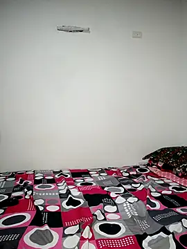 IIv0ryN0IIReX-XX online show from February 18, 12:26 pm