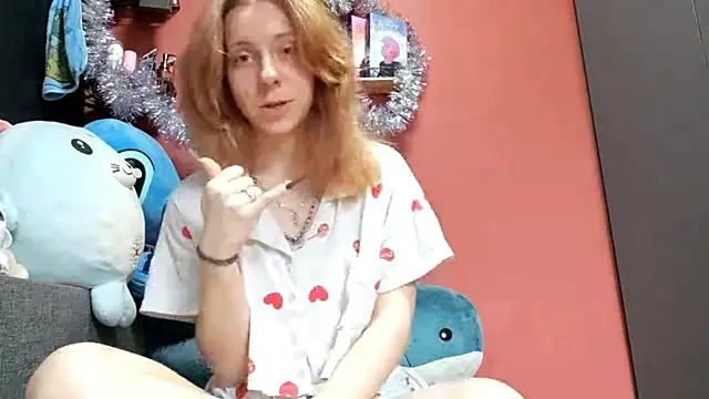 TiaraHenegan online show from January 7, 8:39 am