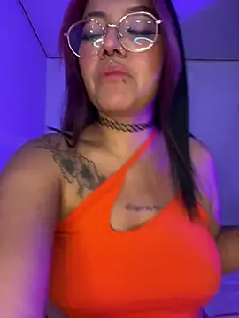 queen of you heart online show from February 4, 12:57 am