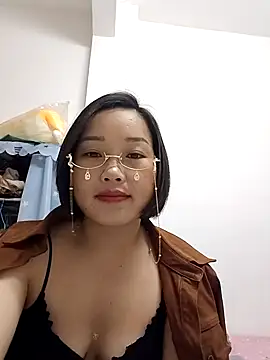   BingBing   online show from February 28, 9:03 pm