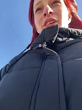 Lily Viola online show from March 1, 7:30 am