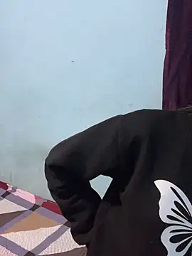 HotxAnamika online show from February 2, 9:52 am