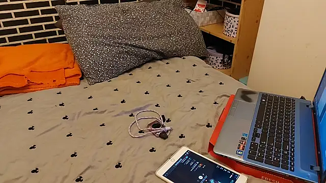 Spatgirl online show from February 17, 11:04 pm