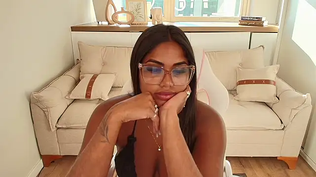 Paula Thomass online show from January 12, 7:52 pm