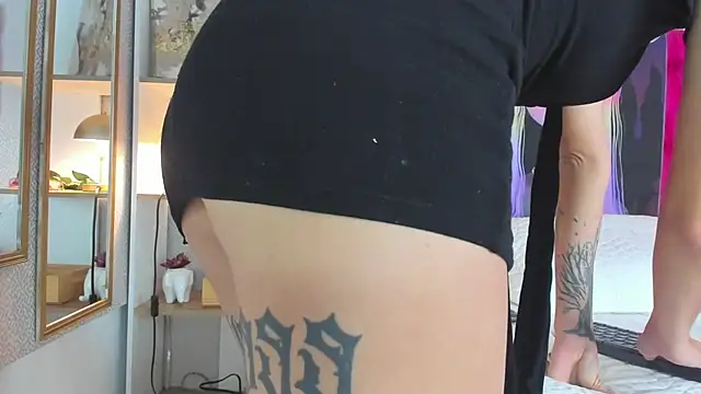 mia ellieth online show from February 10, 12:52 pm