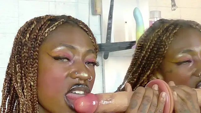 DaniaMarcell online show from February 7, 12:42 pm