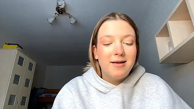 JammieMickiewicz online show from January 13, 8:08 am