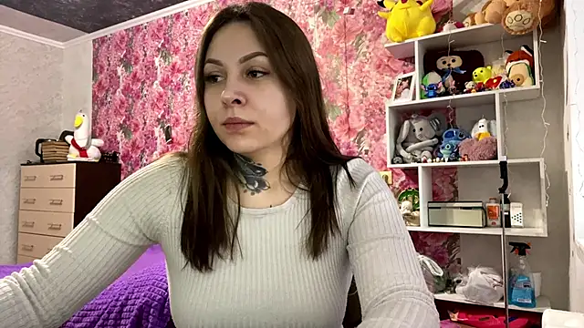 TraciBallena online show from February 18, 5:28 am