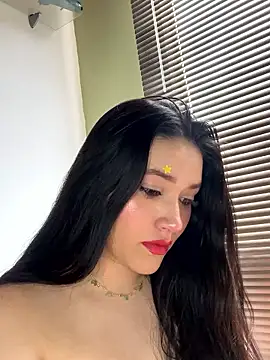 Veronica Wins  online show from February 6, 7:39 pm