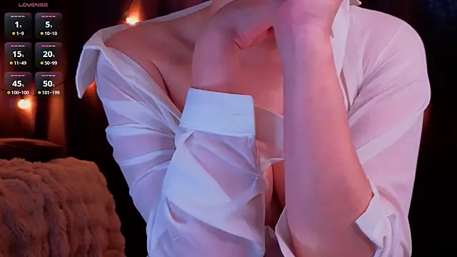 ShyniAlice online show from March 2, 7:15 am