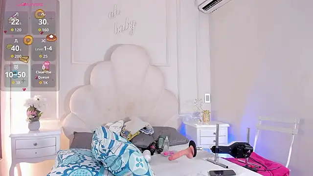 Miaaffox online show from February 3, 7:40 pm